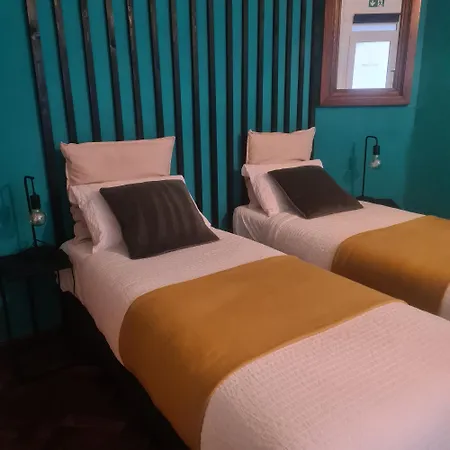 Hotel Feel At - *