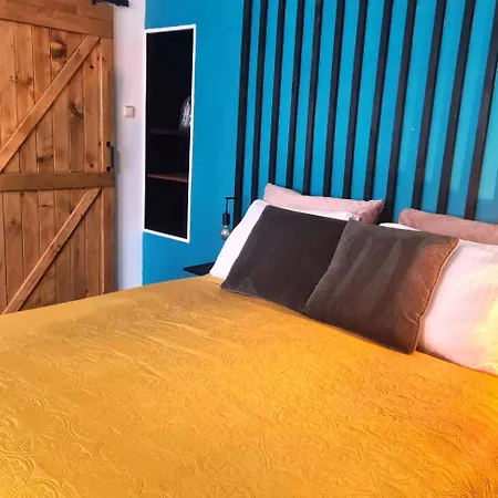 Hotel Feel At - *