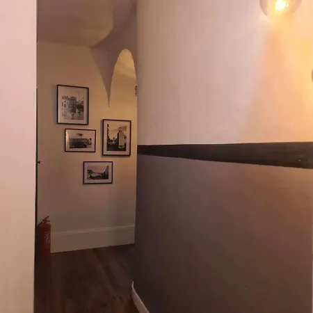 מלון Feel At - *