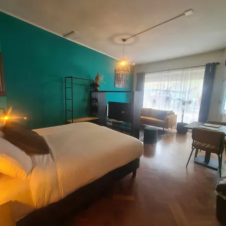Feel At - Hotel *