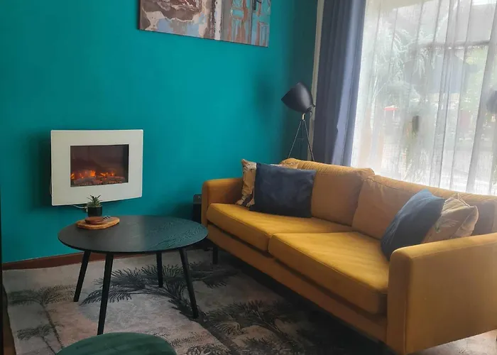 فندق Feel At - *